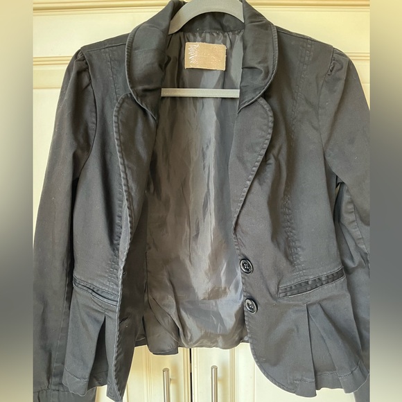 Buffalo David Bitton black blazer. Large, feminine cut and details. - Picture 7 of 9